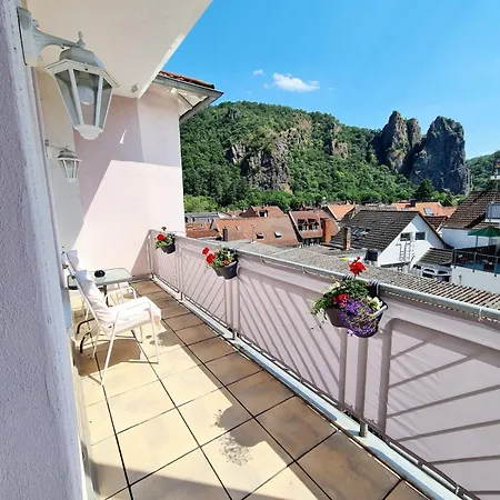 Mit Blick Auf Den Rheingrafenstein 아파트