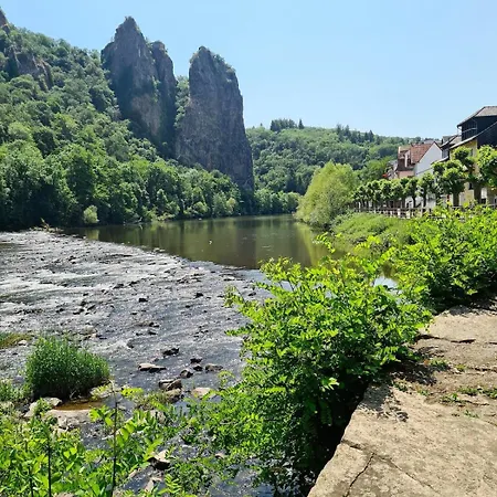 アパート Mit Blick Auf Den Rheingrafenstein