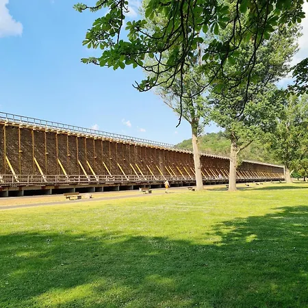Mit Blick Auf Den Rheingrafenstein