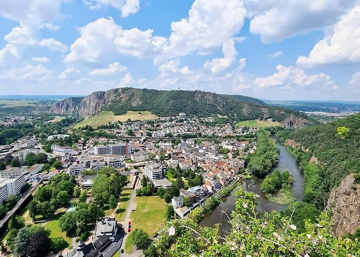 Mit Blick Auf Den Rheingrafenstein アパート