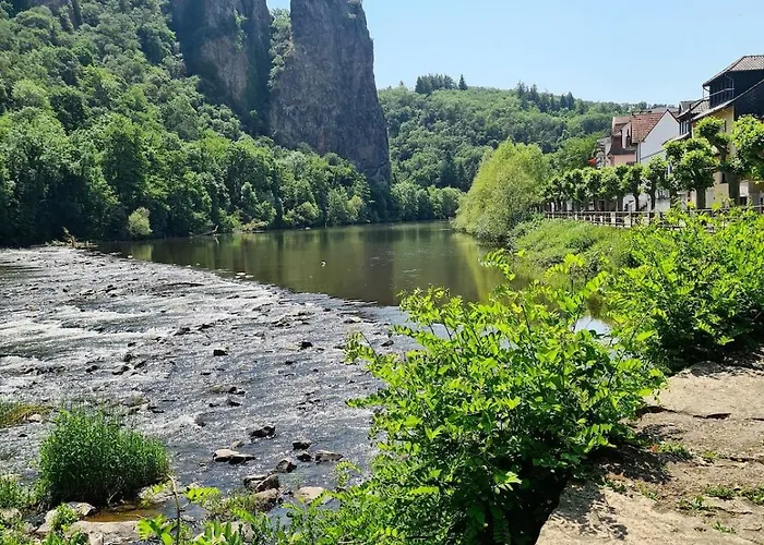 아파트 Mit Blick Auf Den Rheingrafenstein